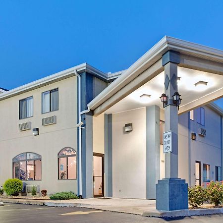 Travelodge By Wyndham St. Louis Berkeley Buitenkant foto