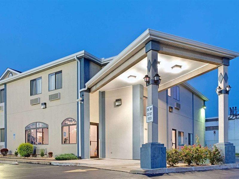 Travelodge By Wyndham St. Louis Berkeley Buitenkant foto