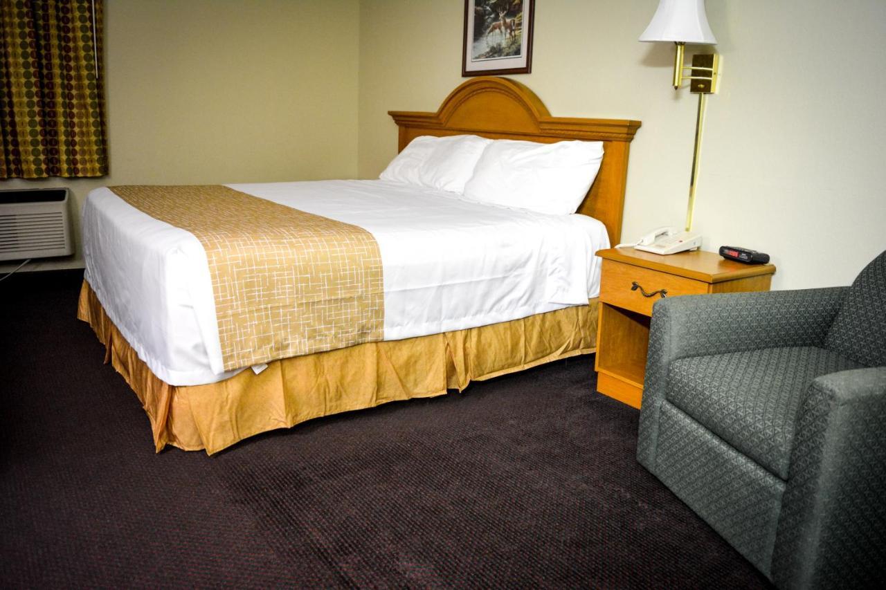 Travelodge By Wyndham St. Louis Berkeley Buitenkant foto